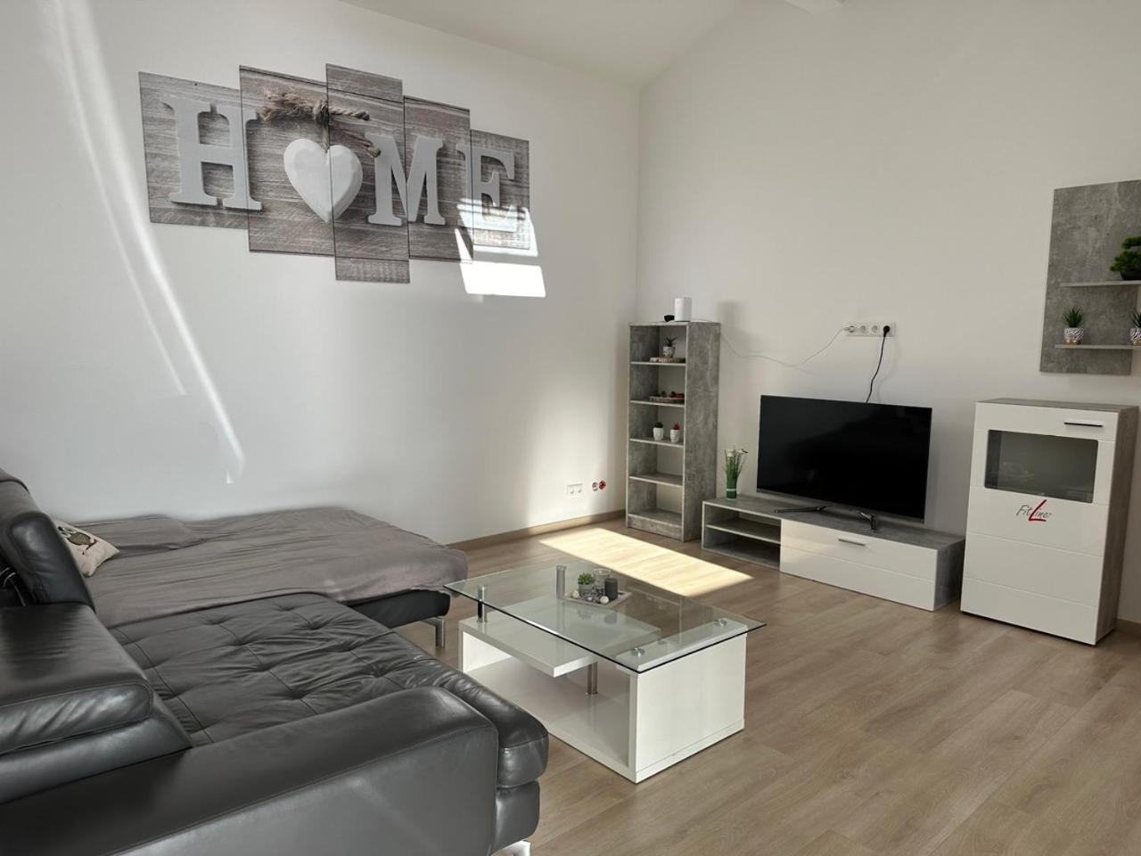 Grosse Ferienwohnung Gaestehaus Neubau Merzig 120M2 Εξωτερικό φωτογραφία